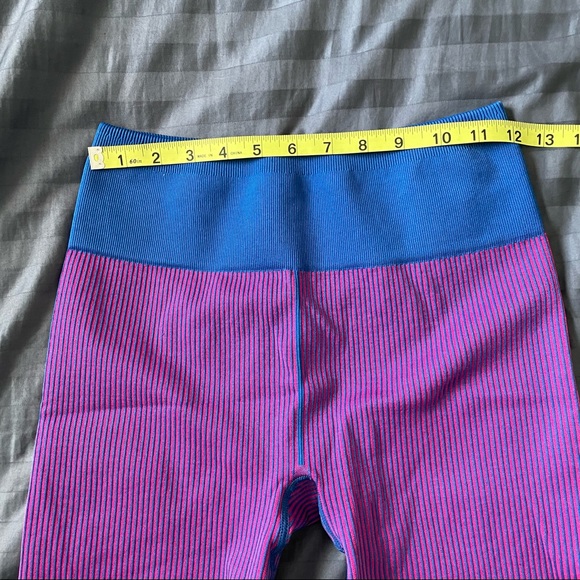 Fabletics Ribbed 6” Biker Short - Size Small - Picture 5 of 5